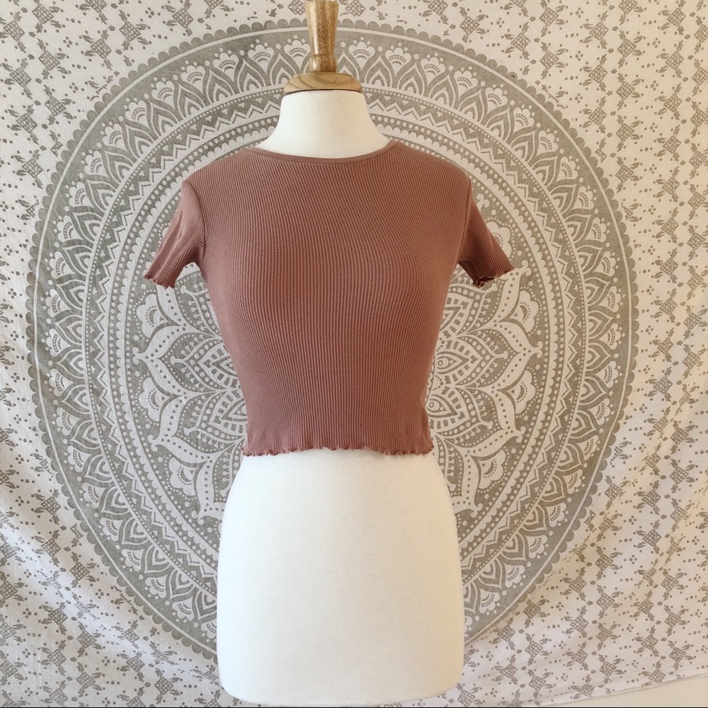 Pink Textured Cropped Tee With Fringed Bottom